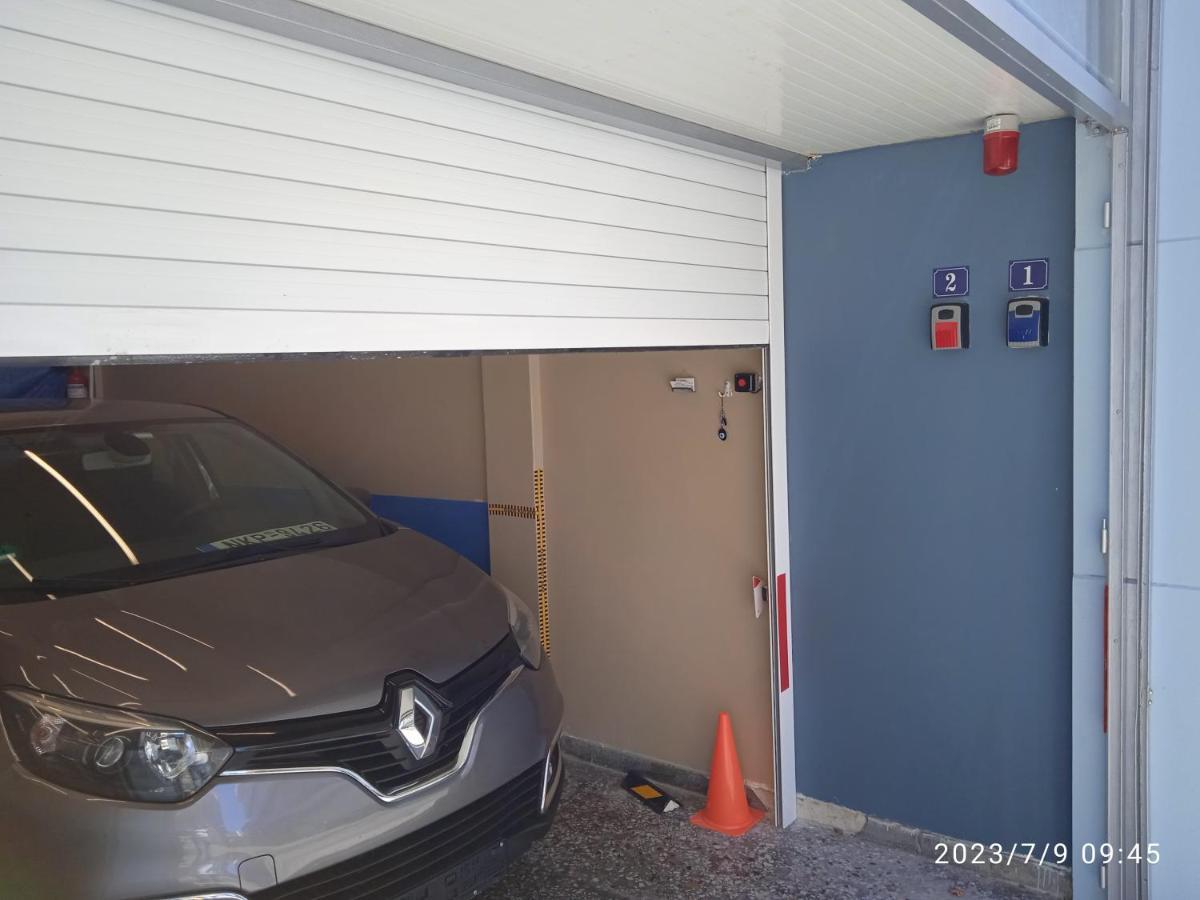 Central Home Kavala "Private Parking" エクステリア 写真